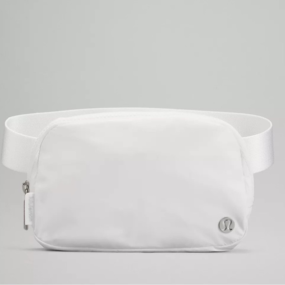 lululemon belt bag wear everywhere in white - Picture 6 of 10